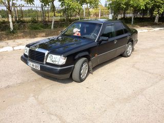 Mercedes Series (W124) foto 1