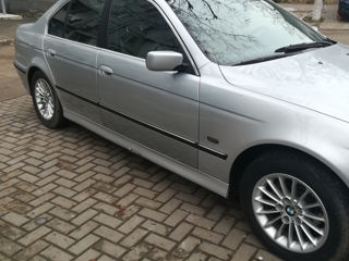 BMW 5 Series foto 4