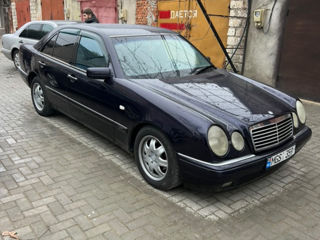 Mercedes E-Class foto 3