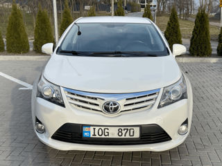 Toyota Avensis foto 2