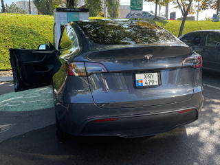 Tesla Model Y foto 3