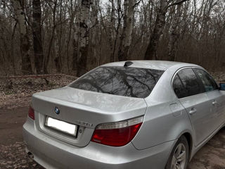 BMW 5 Series foto 3