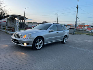 Mercedes C-Class foto 3