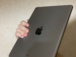 iPad 5th generation 128GB Space Gray foto 2