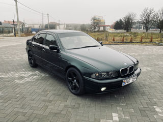 BMW 5 Series foto 7