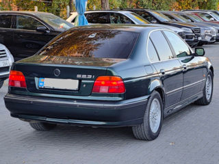 BMW 5 Series foto 3