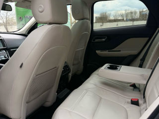 Jaguar F-PACE foto 9