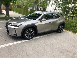 Lexus UX foto 2