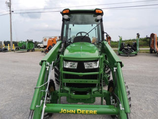 Tractor de vanzare John Deere 4052R foto 6