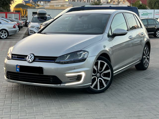 Volkswagen Golf foto 1