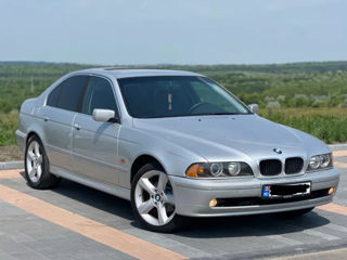 BMW 5 Series foto 2