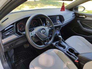 Volkswagen Jetta foto 4