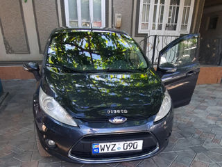 Ford Fiesta foto 2