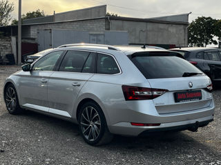 Skoda Superb foto 4