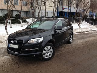 Audi Q7 foto 1