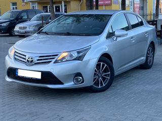 Toyota Avensis foto 1