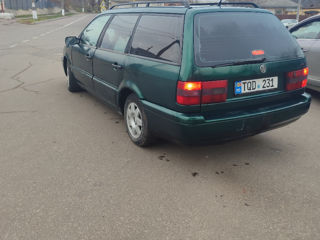 Volkswagen Passat foto 3