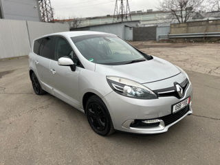 Renault Grand Scenic foto 2