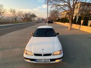 Toyota Carina foto 2