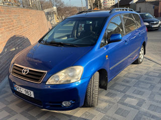 Toyota Avensis Verso foto 6