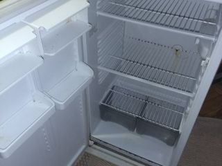 Reparatia si incarcarea frigiderelor la domiciliu la orce ora 24/24 ремонт и заправка холодильника foto 3