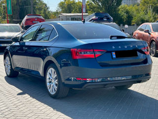 Skoda Superb foto 3