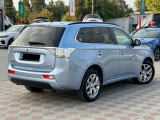 Mitsubishi Outlander foto 4