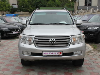 Toyota Land Cruiser foto 1