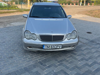 Mercedes C-Class foto 6