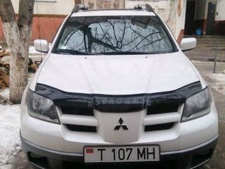 Mitsubishi Outlander foto 2