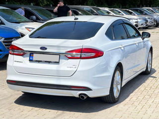 Ford Fusion foto 2