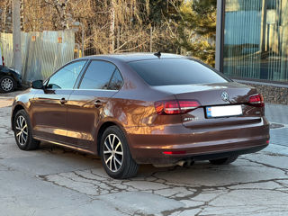 Volkswagen Jetta foto 4