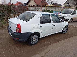 Dacia Logan foto 3