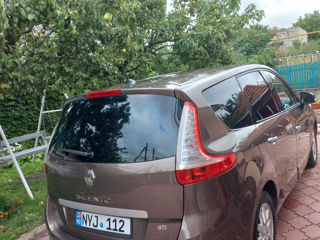 Renault Grand Scenic foto 2