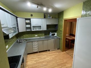 Apartament cu 4 camere, 100 m², Botanica, Chișinău foto 5