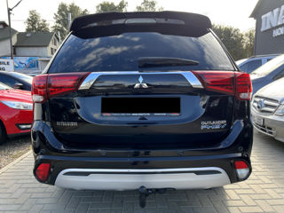 Mitsubishi Outlander foto 3