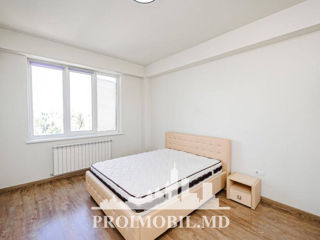 Apartament cu 2 camere, 68 m², Centru, Chișinău foto 4