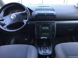 Volkswagen Sharan foto 7