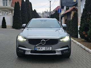 Volvo V90 Cross Country foto 2