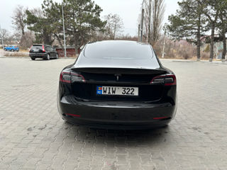 Tesla Model 3 foto 5