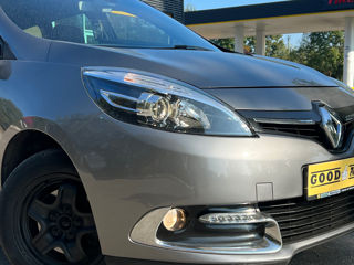 Renault Grand Scenic foto 2