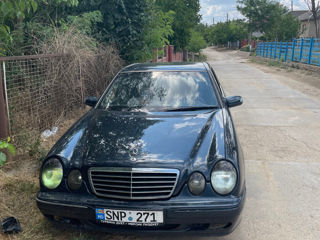 Mercedes E-Class foto 8