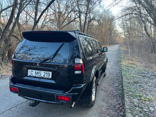 Mitsubishi Pajero Sport foto 2