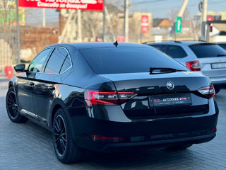 Skoda Superb foto 5