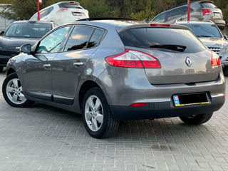 Renault Megane foto 2