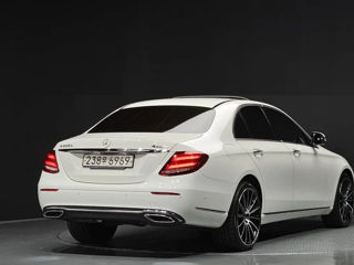 Mercedes E-Class foto 2