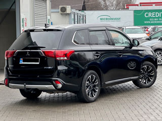 Mitsubishi Outlander foto 3