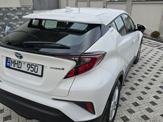 Toyota C-HR foto 4