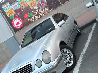 Mercedes E-Class foto 3