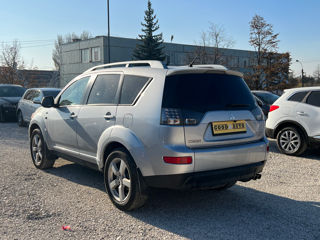 Mitsubishi Outlander foto 3